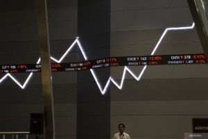 IHSG akhir pekan ditutup menguat ikuti bursa kawasan dan global