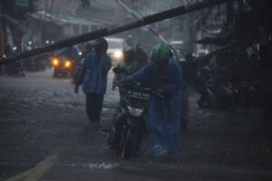 Imbas Hujan Guyur Jakarta, 3 Ruas Jalan di Jakut Tergenang Banjir