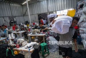 Industri Tekstil Terpuruk, Impor Baju Ilegal Sumber Masalah?