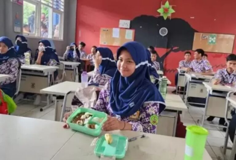 Jabar Siap Uji Coba Program Makan Siang Gratis dengan Dana CSR