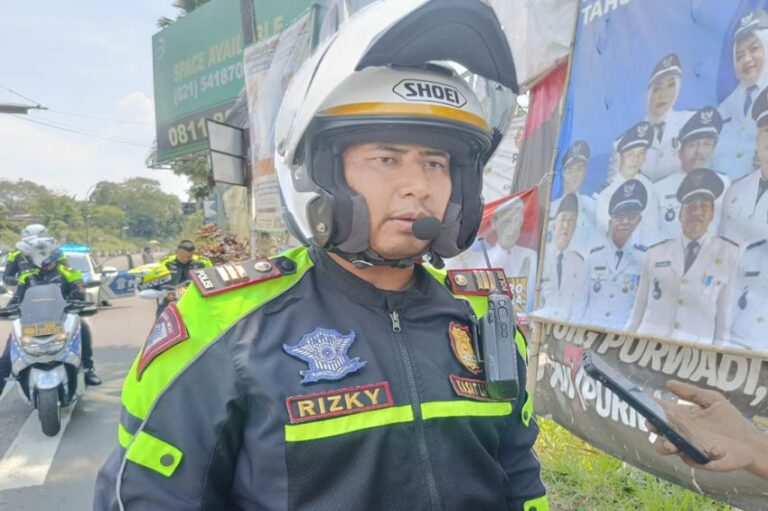 Jalur Puncak One Way Arah Jakarta dari Siang hingga Magrib