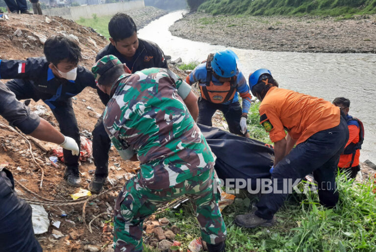 Kakak Salah Satu Korban Kali Bekasi Sebut Adiknya Anak Rumahan