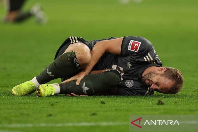 Kane alami cedera pergelangan kaki saat bersua Leverkusen