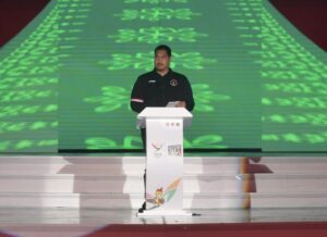 Kenapa Menpora Dito Pakai Jersey Olimpiade di Penutupan PON XXI Aceh-Sumut 2024?