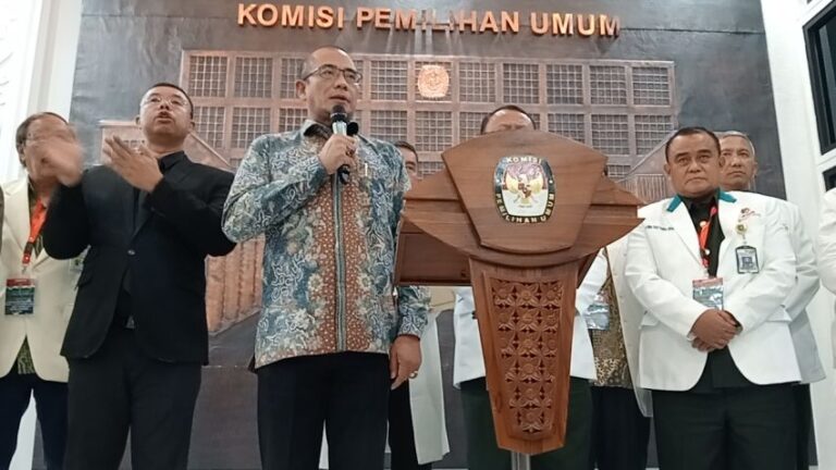 Ketua KPU Dipecat, Presiden Harus Laksanakan Putusan Paling Lama 7 Hari