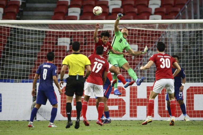 Kiper Singapura Donasikan Uang Terima Kasih Fans Timnas China ke Rumah Sosial Muhammadiyah