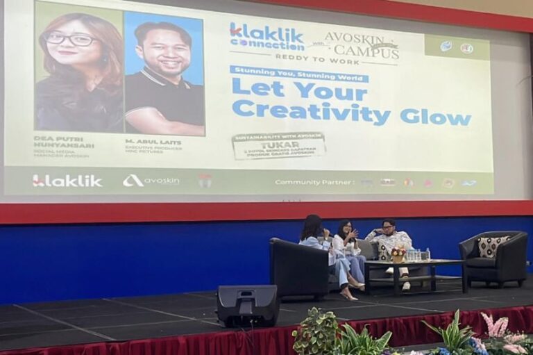 Klaklik Connection Goes To Campus Pacu Kreativitas Mahasiswa Tel-U dalam Menulis dan Membuat Komik