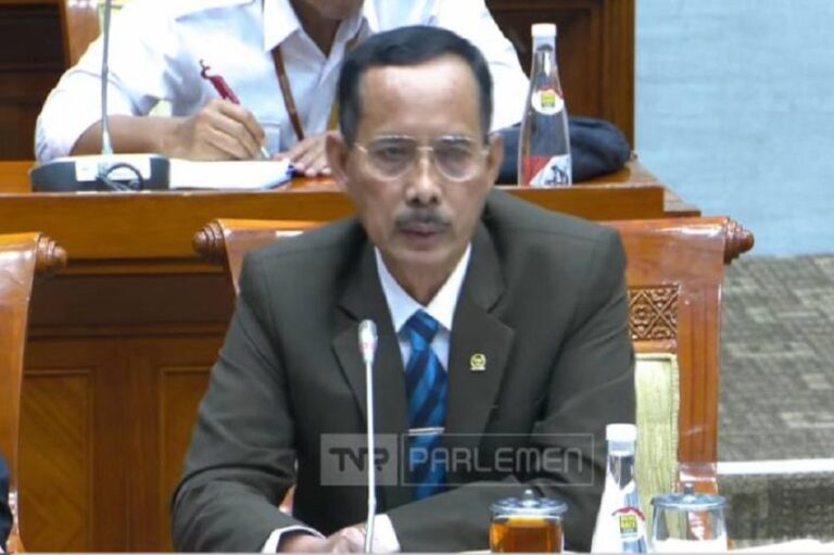 KY Usulkan 3 Hakim yang Vonis Bebas Ronald Tannur Diberi Sanksi Pemberhentian Tetap