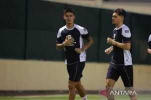 Latihan kedua timnas Indonesia di Bahrain berjalan riang gembira