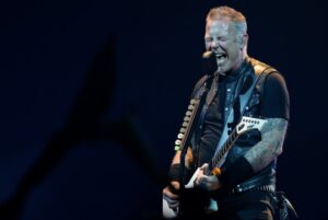 Lelang Dinner Bareng Vokalis Metallica Capai Rp 437 Juta  