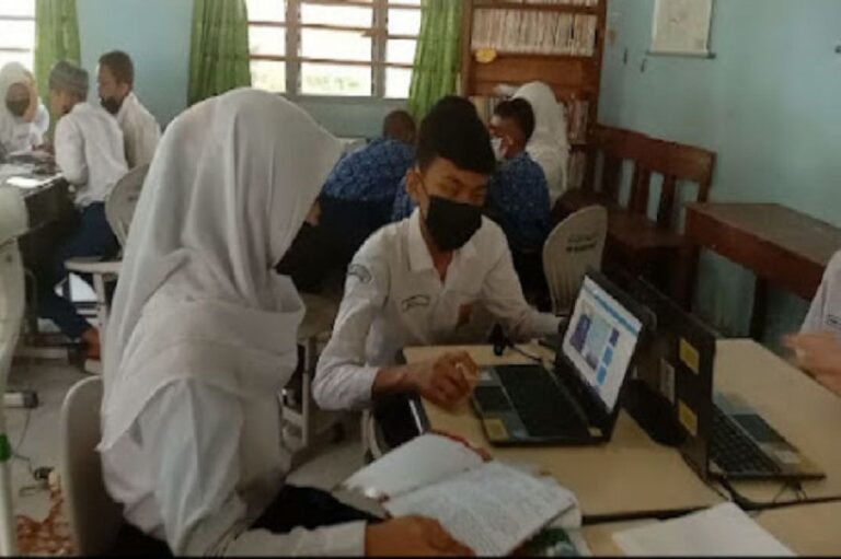 Literasi Digital Bantu Siswa dan Kalangan Pendidik Hindari Berbagai Penipuan