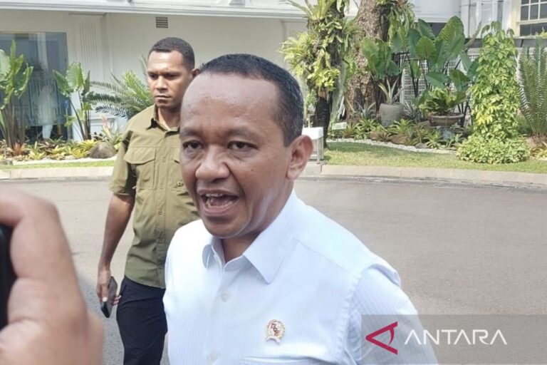 Menteri Bahlil tekankan investasi di IKN tidak macet