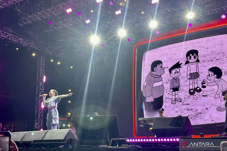 Nostalgia lagu kartun Shinchan dan Doraemon dengan Rossa