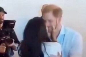 Pangeran Harry dan Meghan Markle Ciuman Depan Umum, Terbawa Suasana saat Kunjungi Kolombia