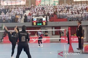 Perangkat pertandingan sepak takraw aplaus pemisahan penonton