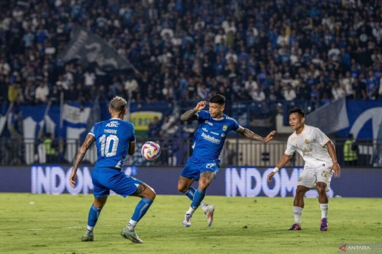 Persib Bandung telan kekalahan 0-1 ketika bertandang ke Zhejiang FC