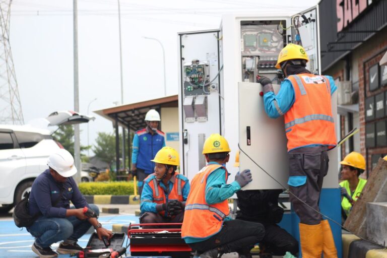 PLN Bali menyiapkan 74 SPKLU mudahkan isi daya di libur Idul Adha 