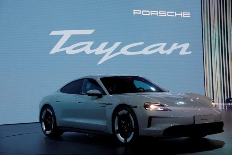 Porsche akan Menarik Lebih dari 27.000 Mobil Listrik karena Risiko Korsleting Baterai