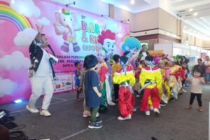 Ratusan Anak Gembira Menari Bersama Kiko dan Lola di Baby & Kids Expo Festival 2024