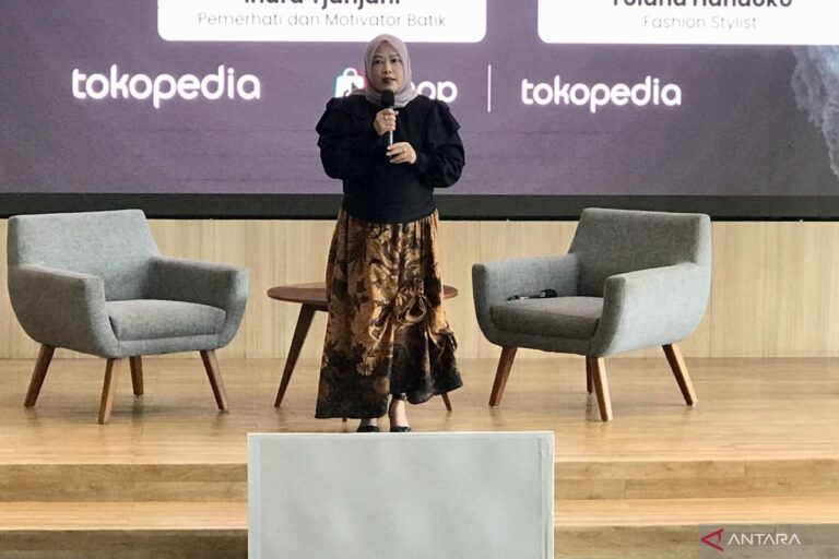 Rayakan Hari Batik Nasional, Tokopedia dukung UMKM lewat kampanye