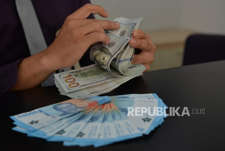 Rupiah Diprediksi Masih Melemah pada Pembukaan Perdagangan Pekan Depan, Ini Analisisnya