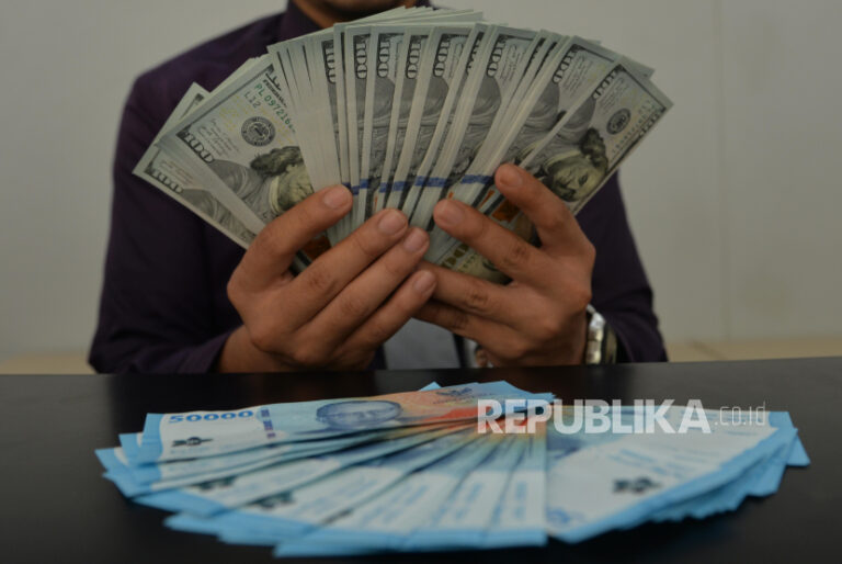 Rupiah Menguat ke Level Rp 15.600 per dolar AS, Dipengaruhi Sentimen The Fed