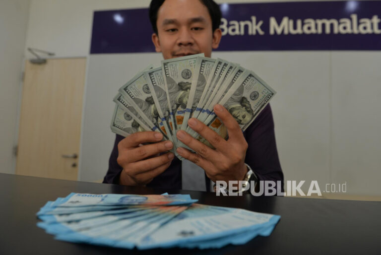 Rupiah Menguat Tipis, tapi Masih di Atas Rp 16 Ribu