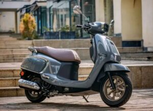 Saingan Vespa tapi Murah? Ini Dia Suzuki UT125!