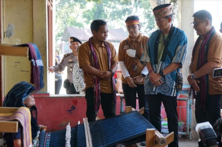 Sandiaga Uno Dorong Pelaku Ekonomi Kreatif Tapanuli Utara Berinovasi