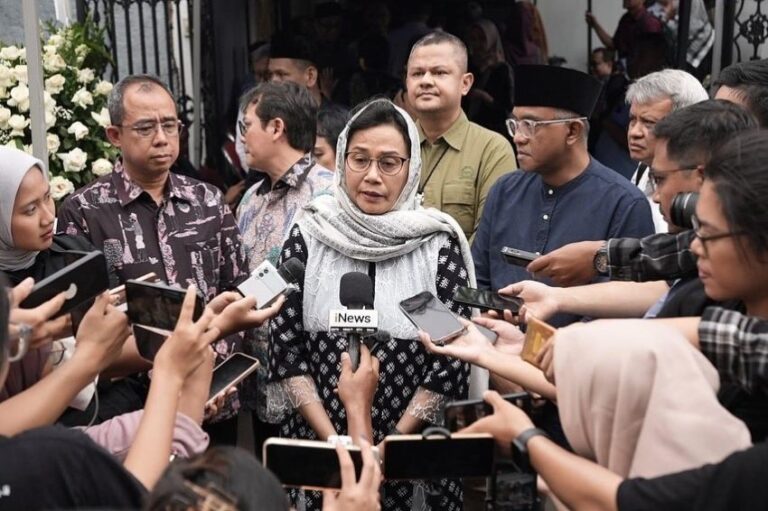 Sri Mulyani Kenang Ekonom Faisal Basri saat Masih Jadi Peneliti di UI