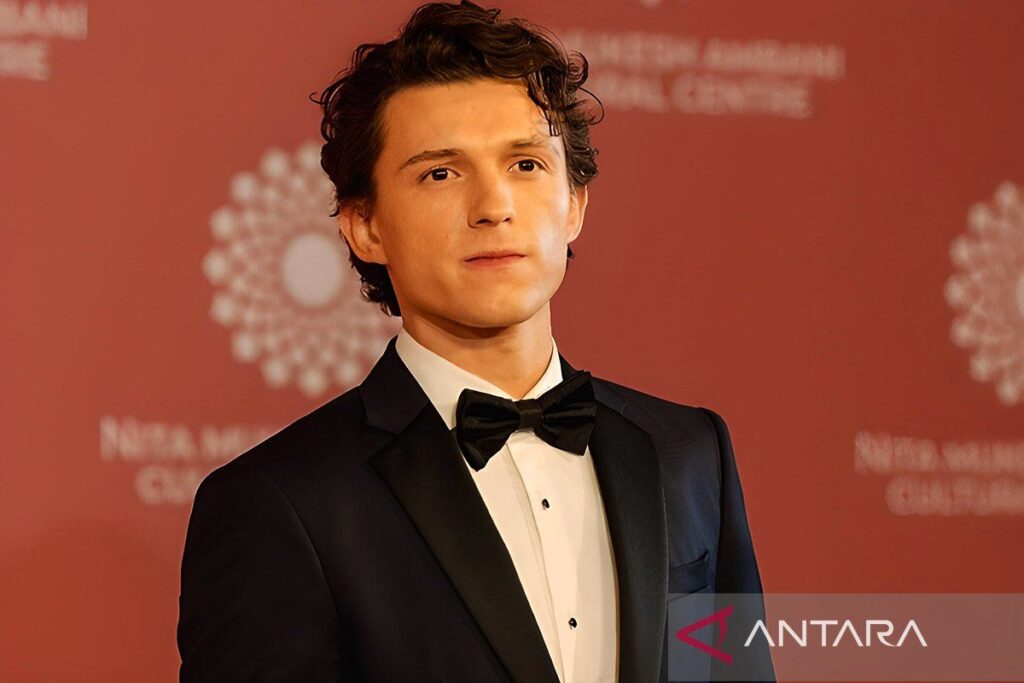 Tom Holland akan bintangi proyek baru Christopher Nolan