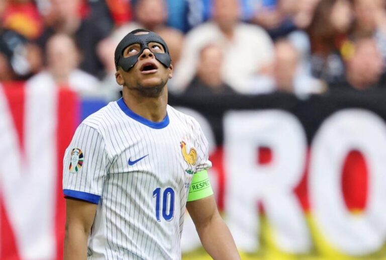 Topeng dan Kondisi Hidung Mbappe Jadi Masalah yang Harus Diatasi Prancis Lawan Spanyol