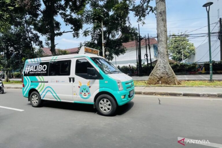 Uji coba Angkot Listrik Bogor selesai, operasional berhenti sementara